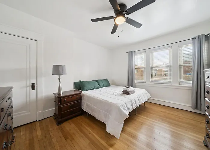 Comfy And Spacious 3 Bedroom - Easy Access Apartment Pittsburgh