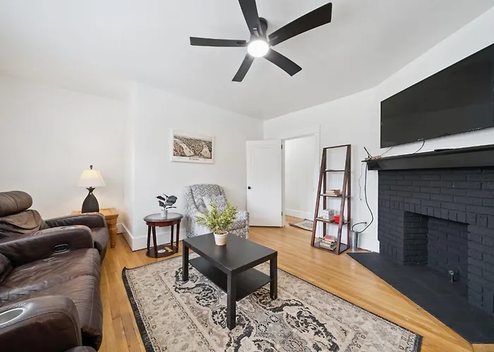 Apartment Comfy And Spacious 3 Bedroom - Easy Access Pittsburgh