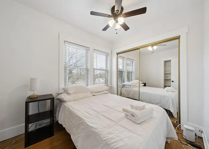 Apartment Comfy And Spacious 3 Bedroom - Easy Access Pittsburgh