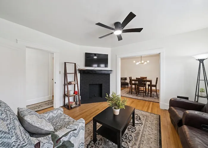 Comfy And Spacious 3 Bedroom - Easy Access Pittsburgh