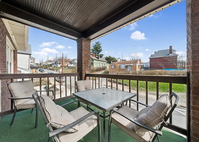 Apartment Comfy And Spacious 3 Bedroom - Easy Access *